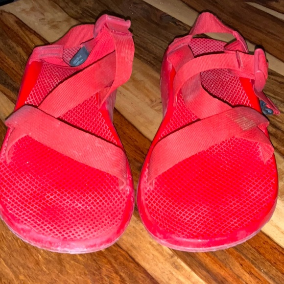 Red Chaco - Picture 2 of 3